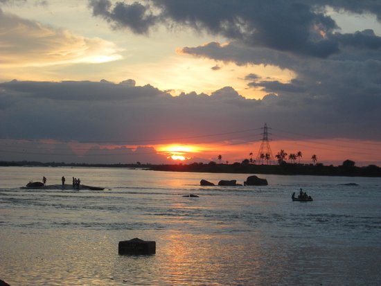 Tungabhadra river near Mantralayam visiting guide